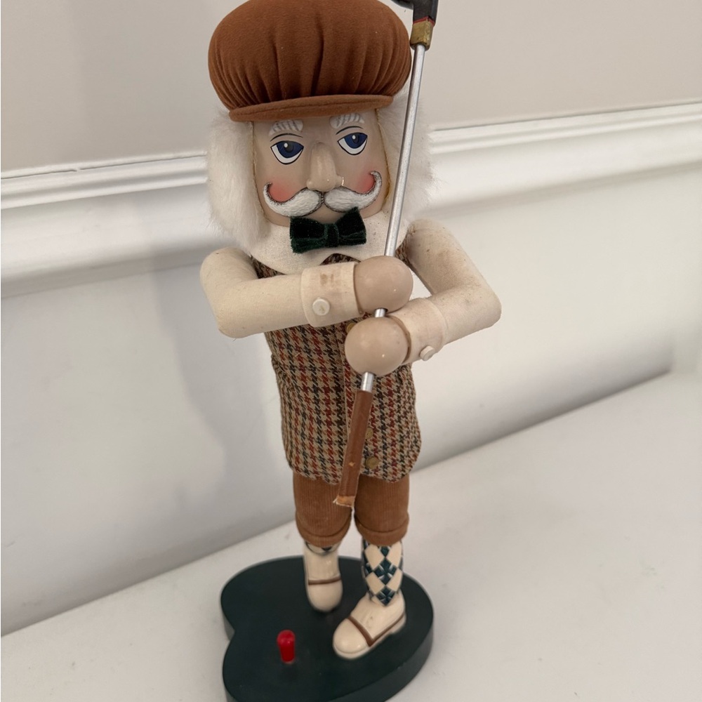 “The Golfer” Nutcracker, Nutcracker Village 2004 Collectible